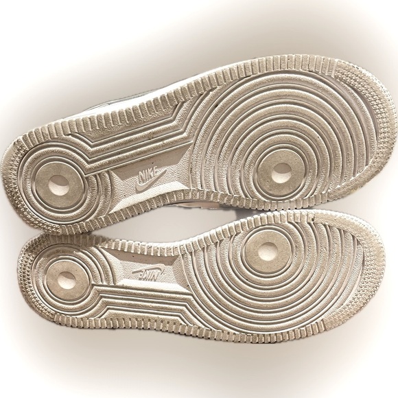 Women’s Nike Air Force 1’s, size 8, White/White - Picture 3 of 3